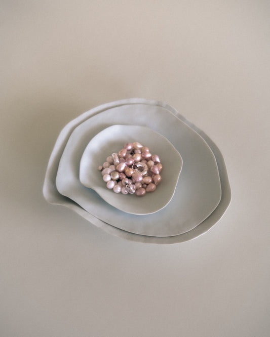 Indulge nº6 large dinner plate / white matte